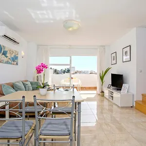 https://spectacular-attic-seatower-views-2-bedroom-26m-terrace.es-andalucia.com